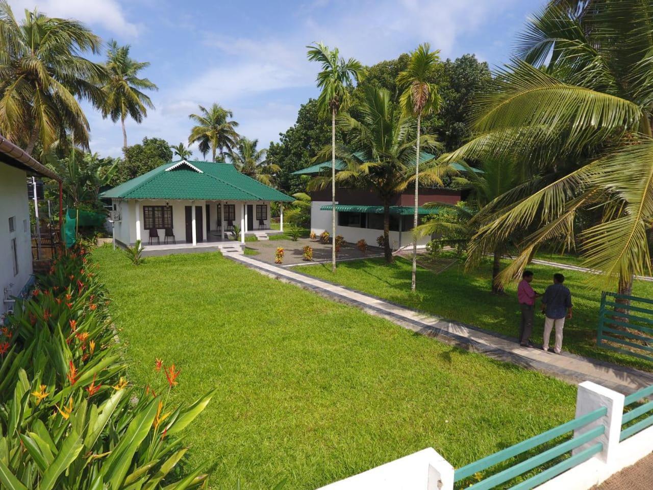 Pamba Inn Alappuzha Luaran gambar